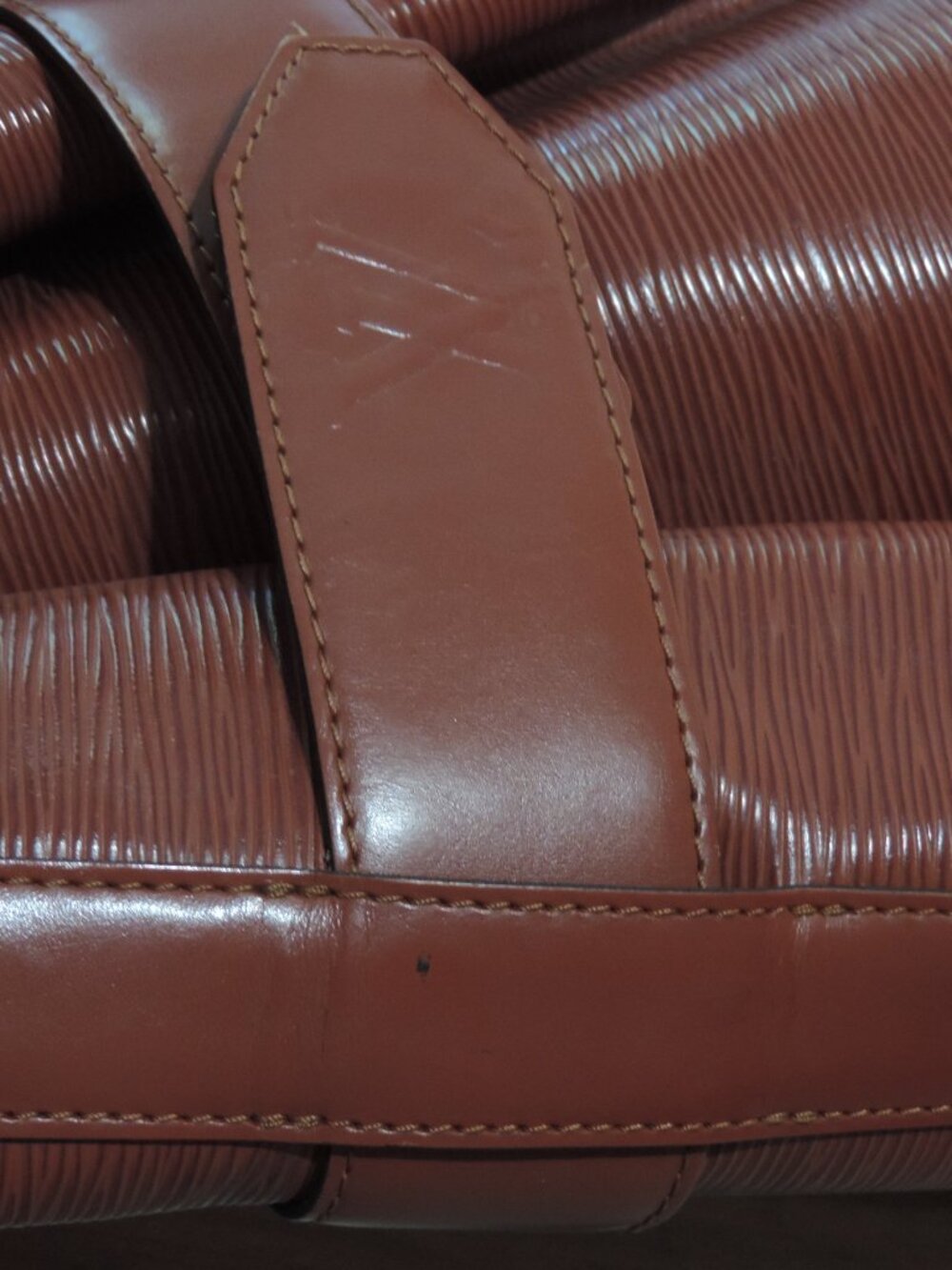Louis Vuitton SAC D'EPAULE PM Lightweight Epi Leather Kenyan Fawn Brown - Picture 16 of 16